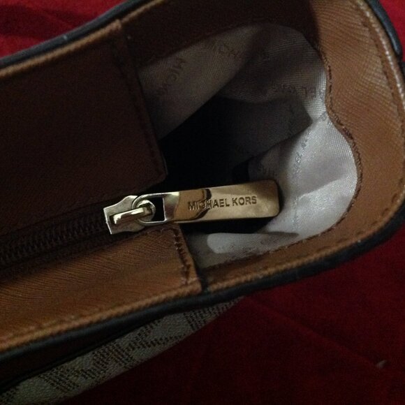 **Sale** Michael Kors Florence Signature Large Tote Purse READ LISTING - Picture 7 of 10